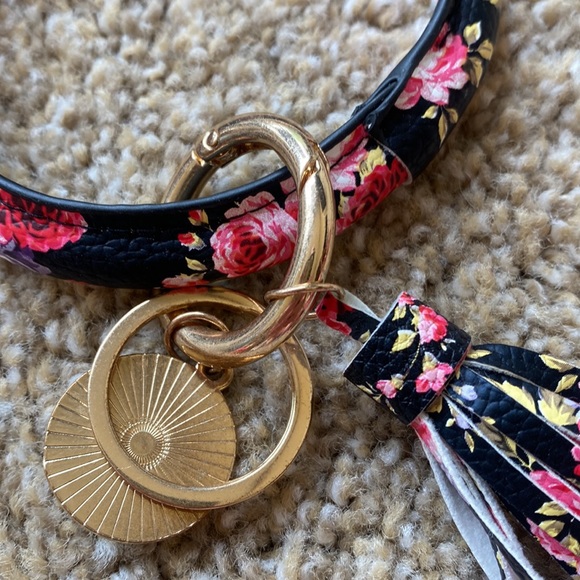 Bracelet Keychain - Picture 6 of 7